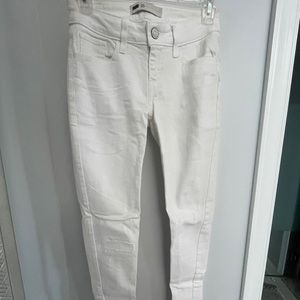 Levi's White Mid-Rise Skinny Jean